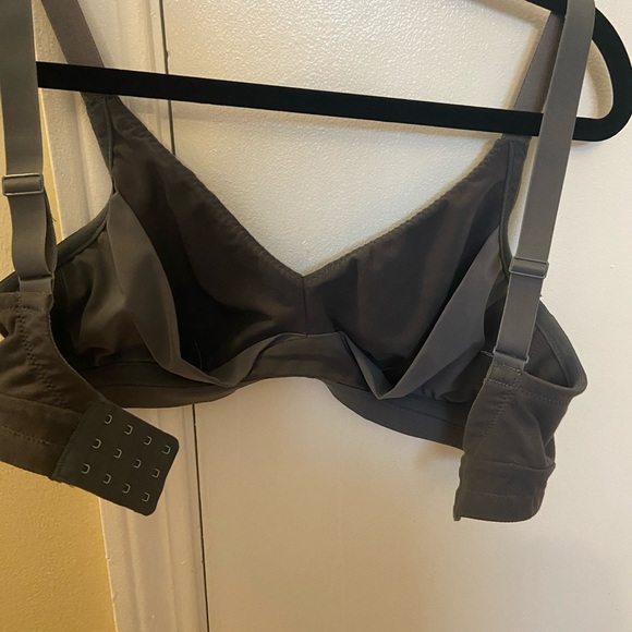 2 Cosabella bras XS - Picture 10 of 11